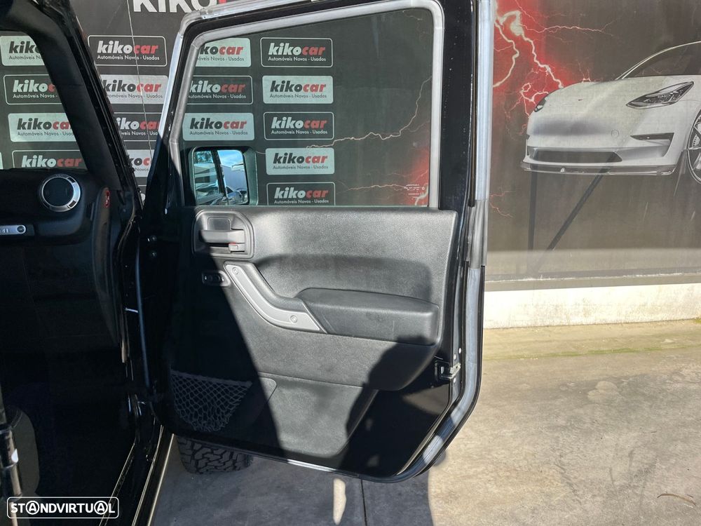 Jeep Wrangler Unlimited 2.8 CRD ATX Rubicon - 52