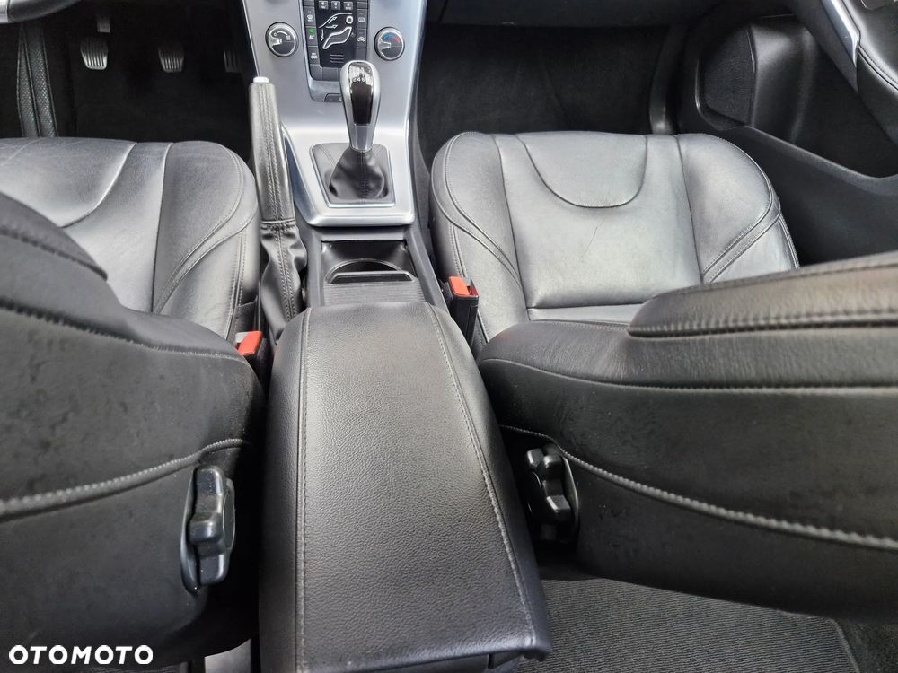 Volvo V40 D2 Inscription - 25