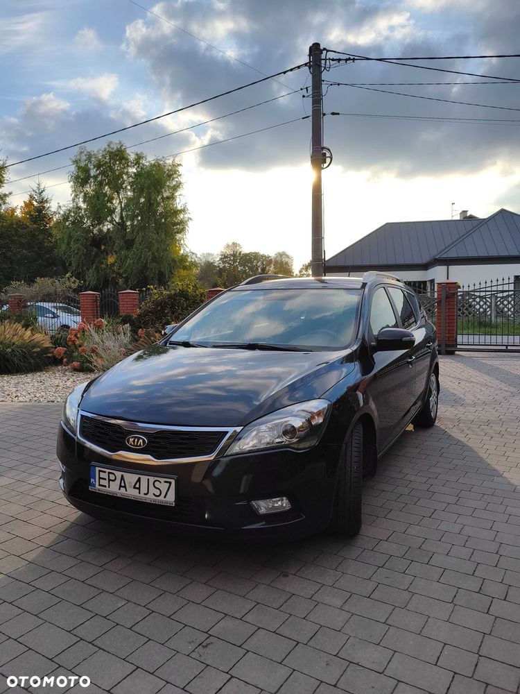 Kia Ceed - 8