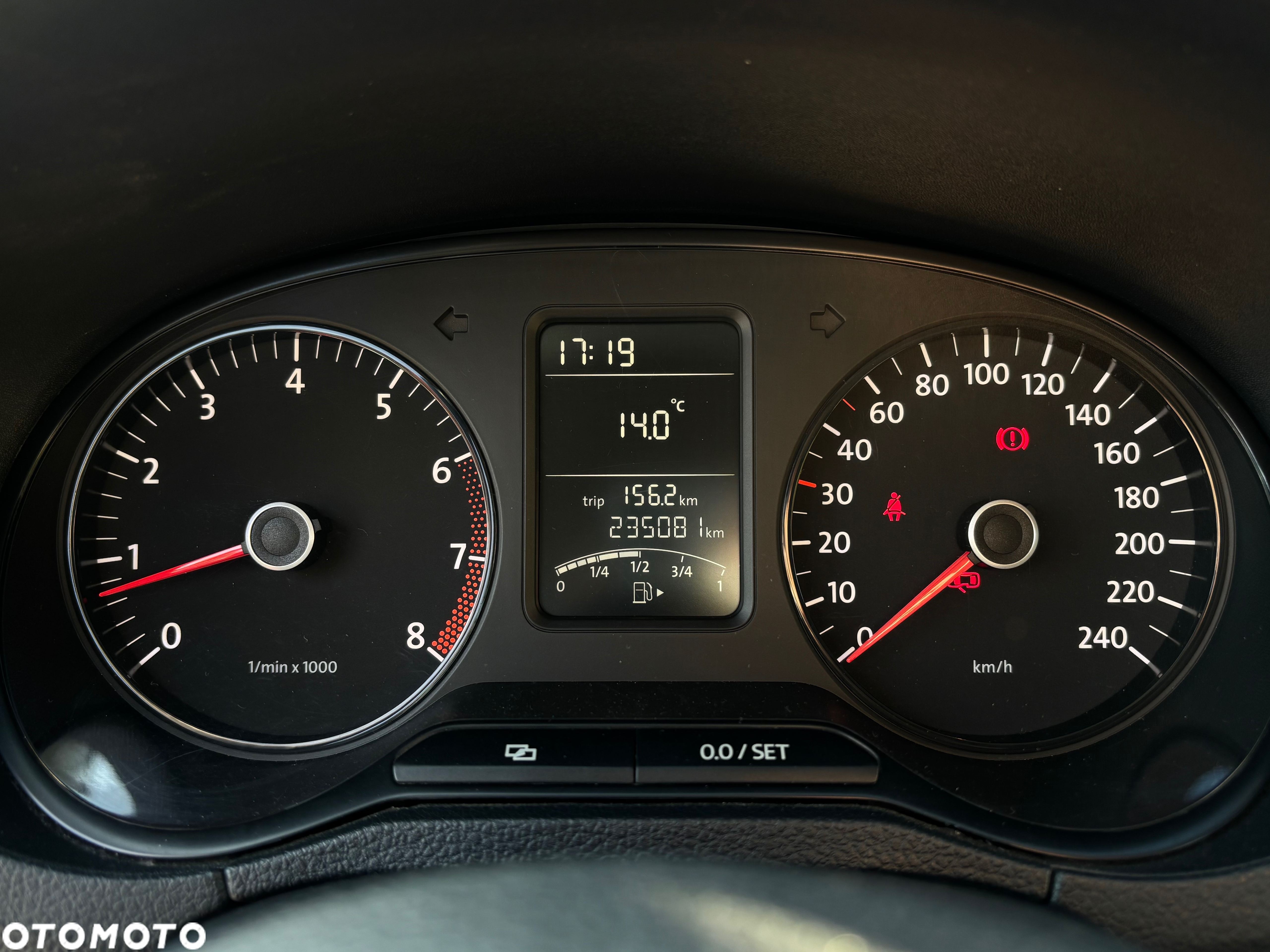 Volkswagen Polo 1.4 16V Comfortline - 18