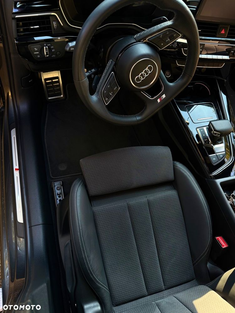 Audi A4 Limousine - 17