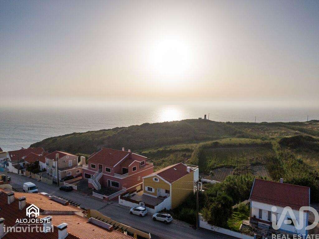 Moradia isolada T3 em São Pedro da Cadeira de 196 m2 - Grande imagem: 3/34
