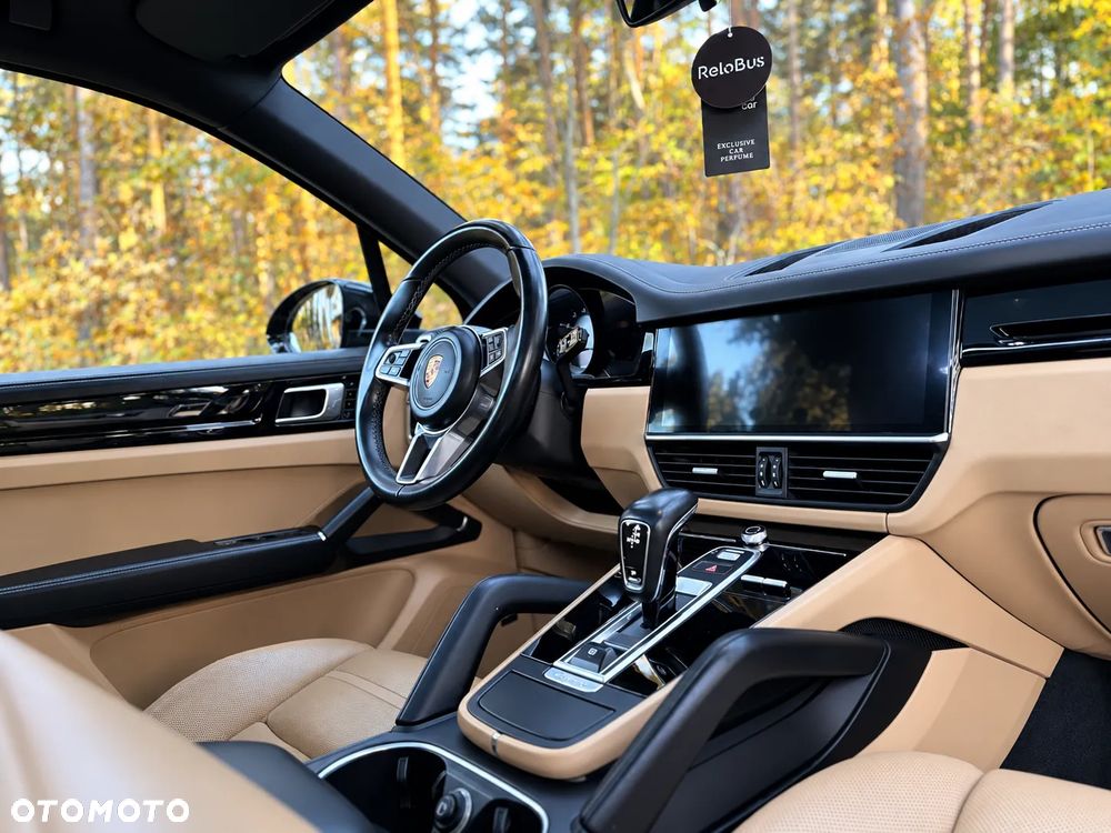 Porsche Cayenne - 21