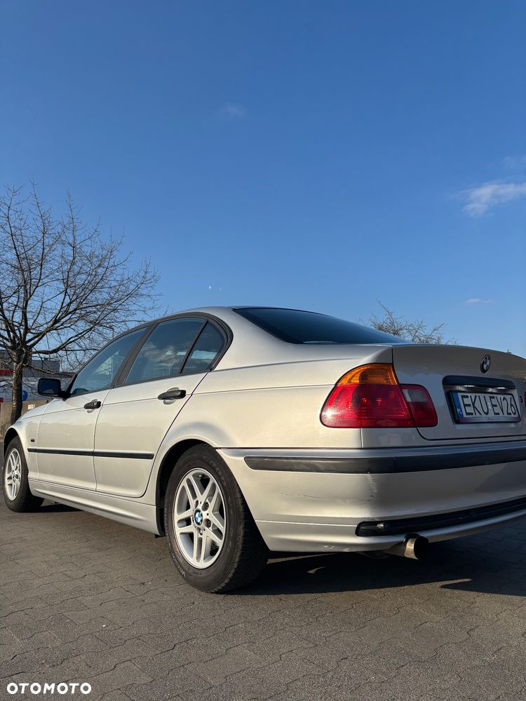 BMW Seria 3 316i - 5