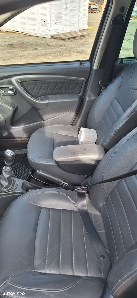 Dacia Duster 1.5 dCi 4x4 Prestige - 10