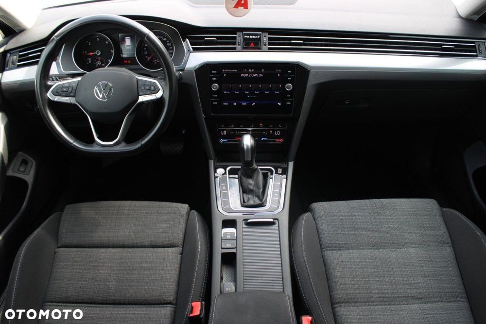 Volkswagen Passat - 25