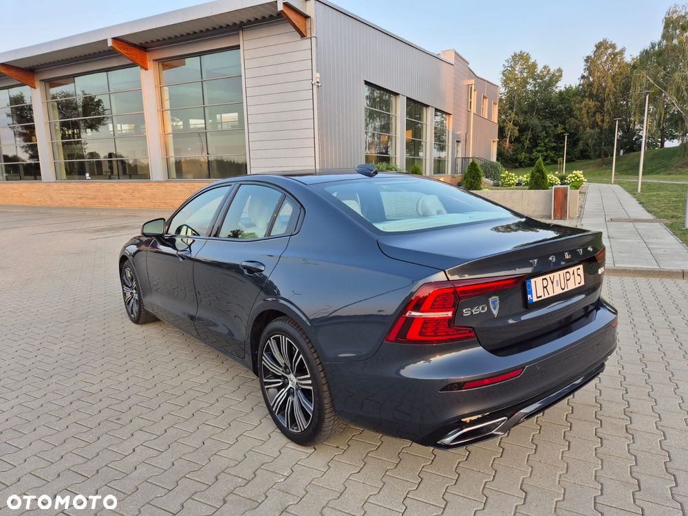 Volvo S60 B5 B AWD Plus Dark - 5