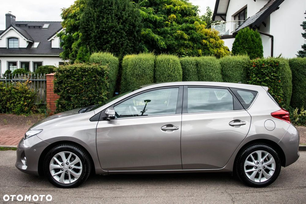 Toyota Auris 1.6 Valvematic Edition - 11
