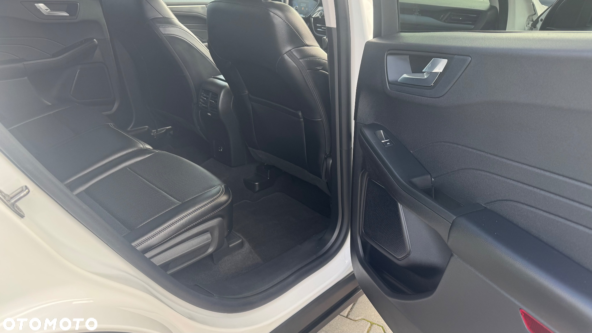Ford Escape 2.0 EcoBoost AWD Titanium - 16