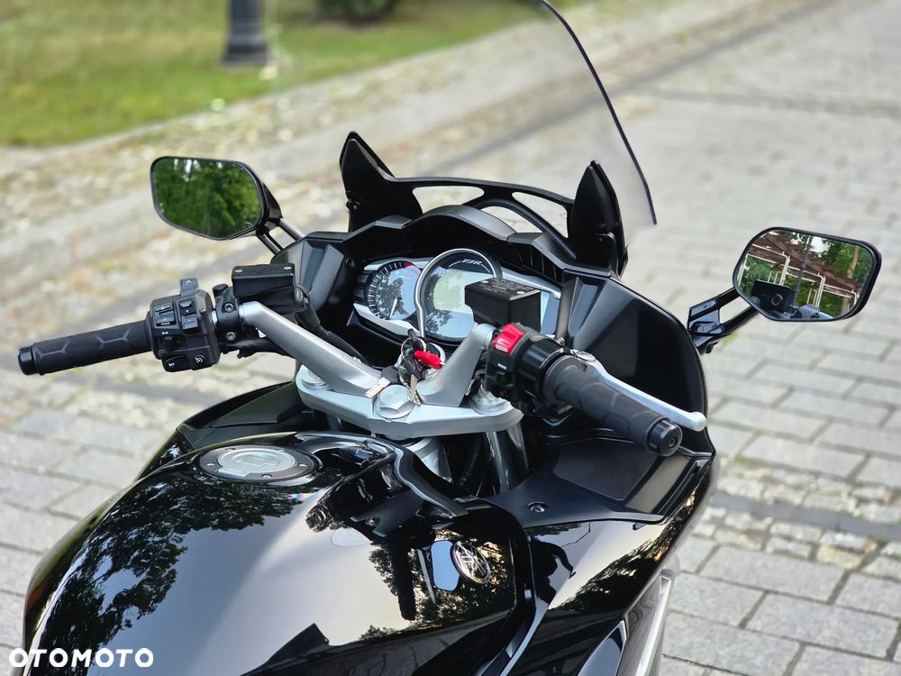 Yamaha FJR - 21