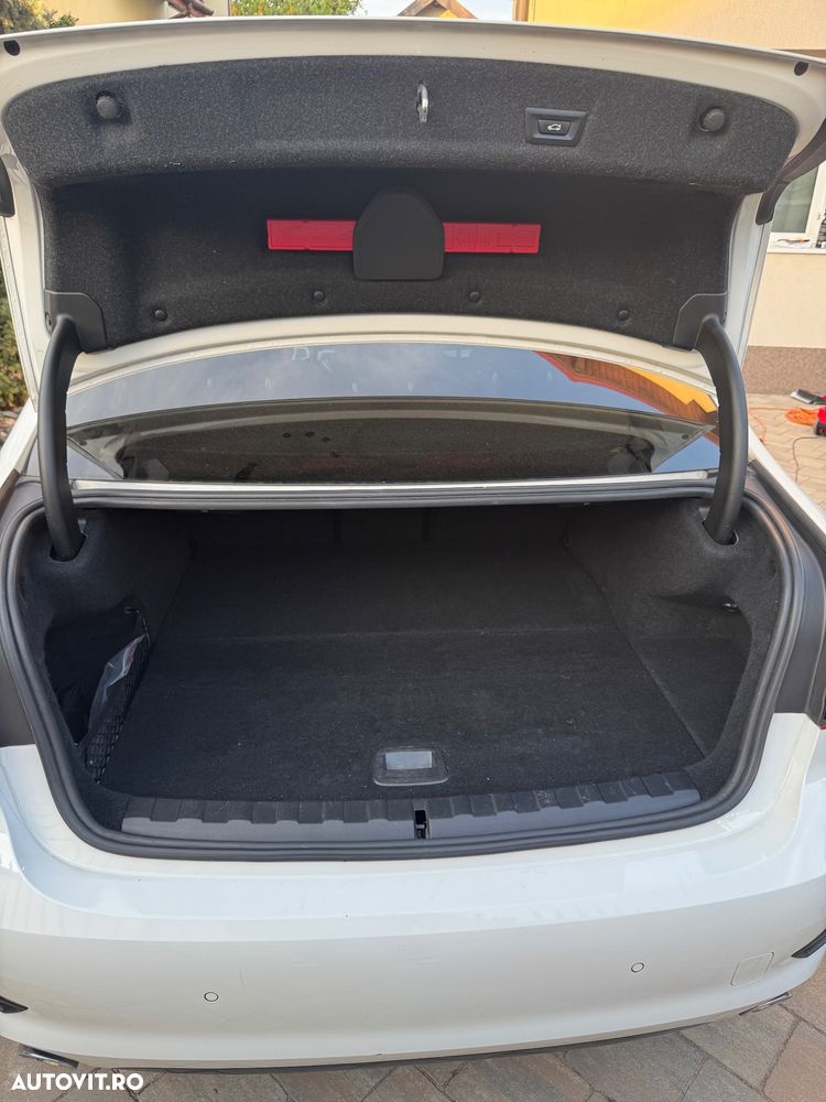 BMW Seria 3 320e Aut. Sport Line - 19