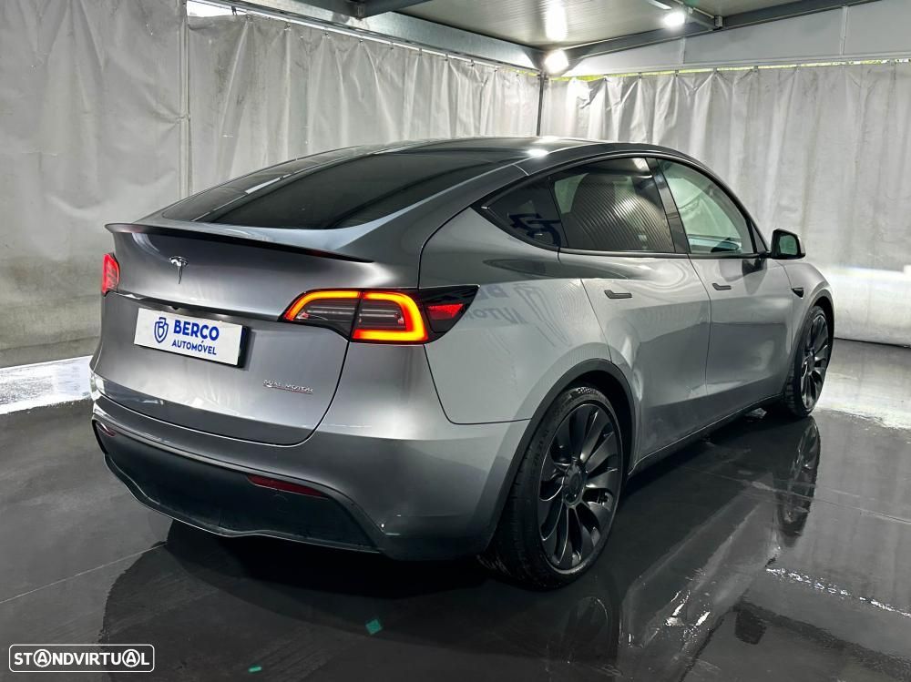 Tesla Model Y Performance Dual Motor AWD - 6