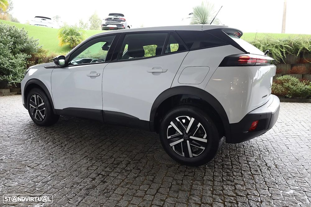 Peugeot 2008 1.2 PureTech Active - 12