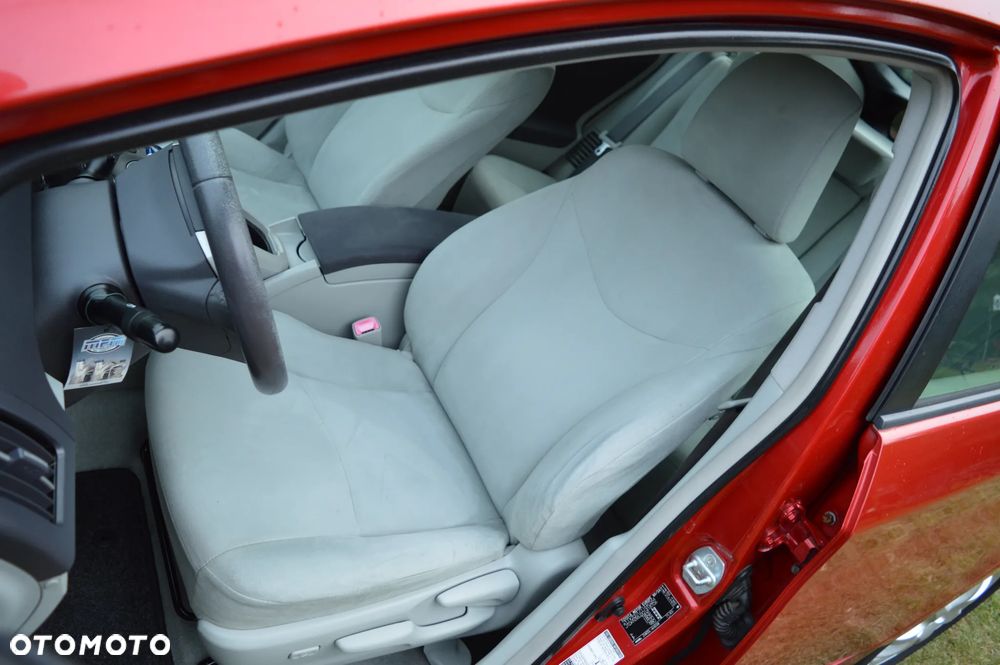 Toyota Prius 1.8 HSD Prestige - 16