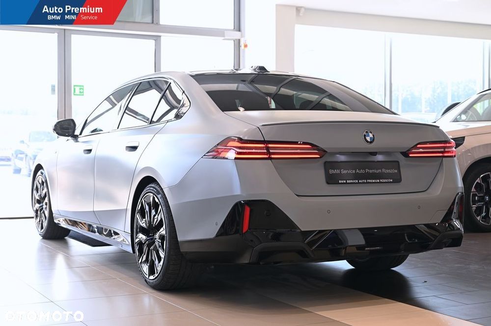 BMW Seria 5 520d xDrive mHEV - 23