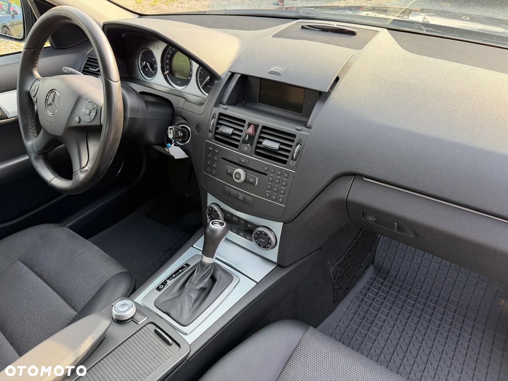 Mercedes-Benz Klasa C 180 Kompressor Automatik Avantgarde - 40