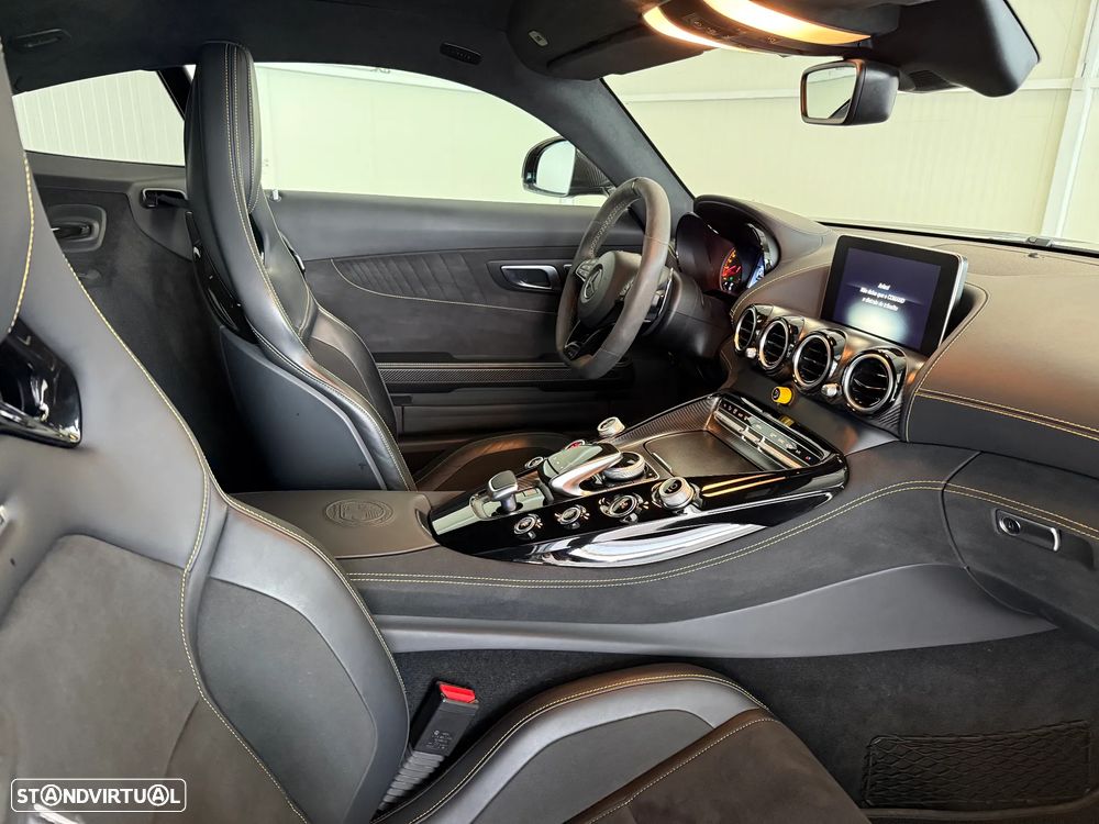 Mercedes-Benz AMG GT R - 11