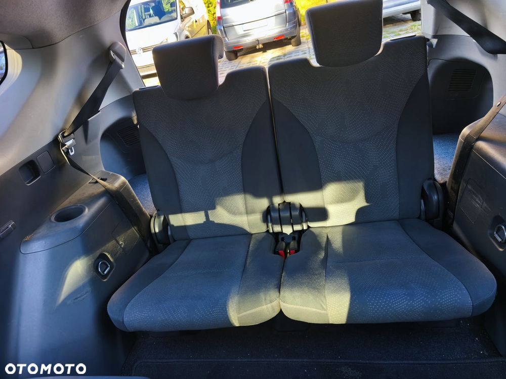 Toyota Prius+ (Hybrid) Comfort - 19