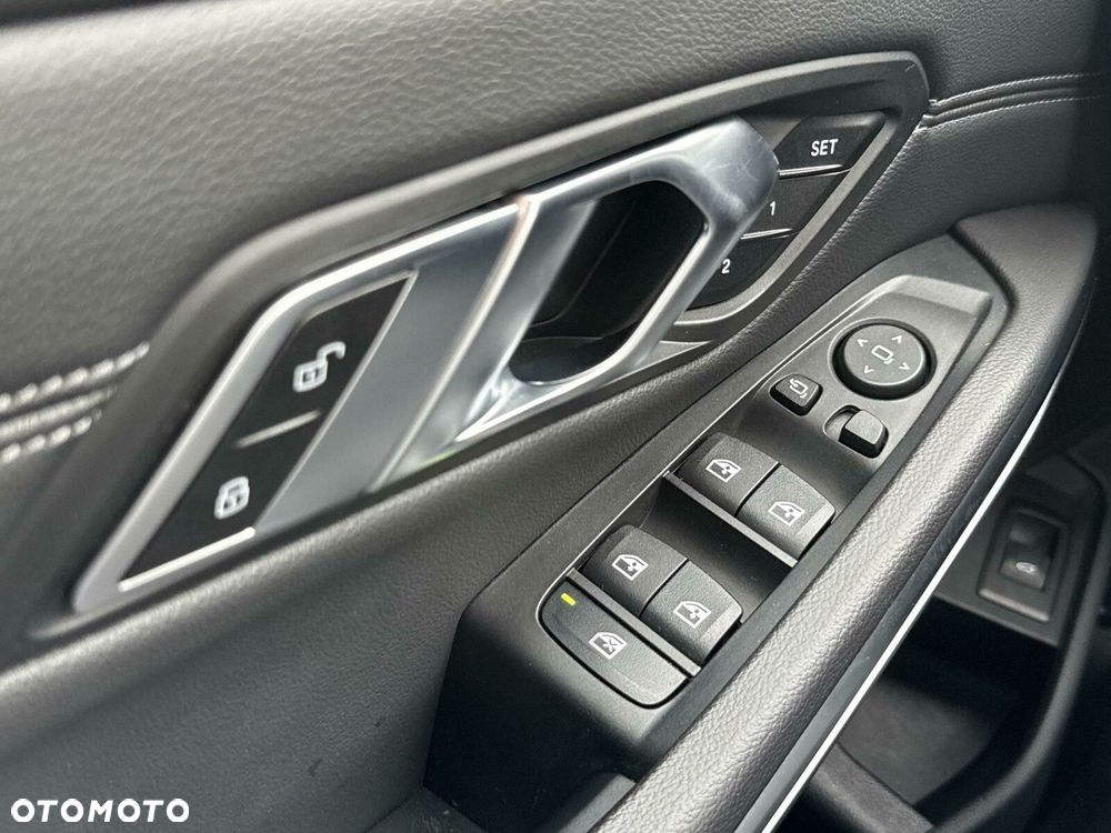 BMW Seria 3 320d Sport Line - 19