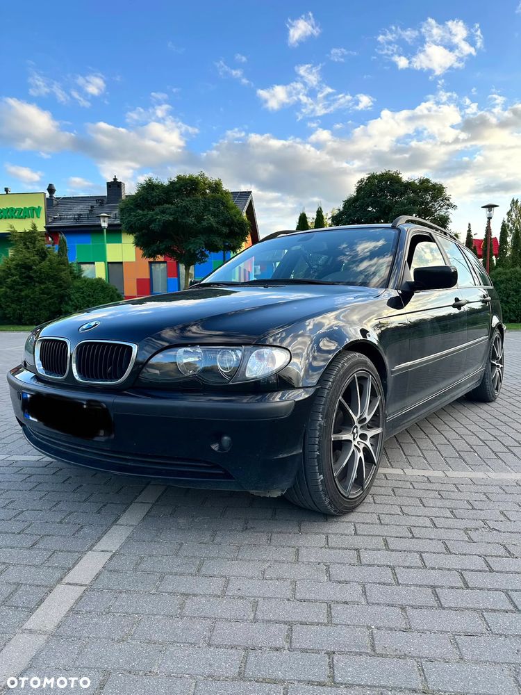BMW Seria 3 318i Touring - 9