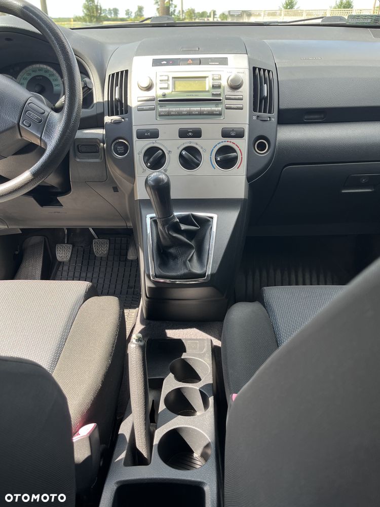 Toyota Corolla Verso 2.2 D-4D Prestige 7os - 15