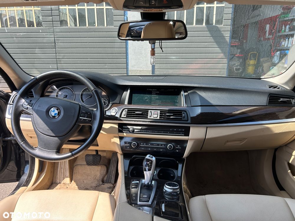 BMW Seria 5 528i xDrive Luxury Line - 6