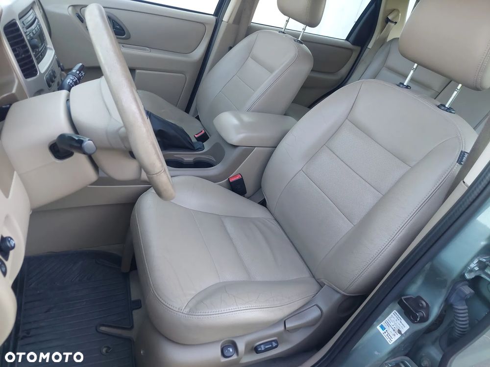 Ford Maverick 3.0 V6 Limited - 10