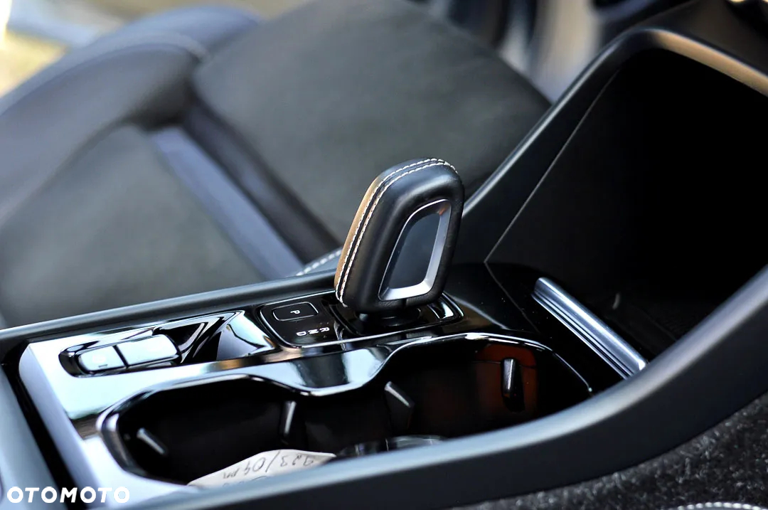 Volvo XC 40 D3 R-Design - 18