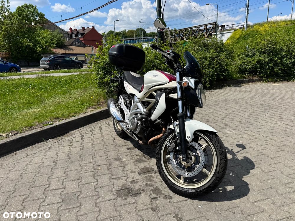 Suzuki Gladius - 6