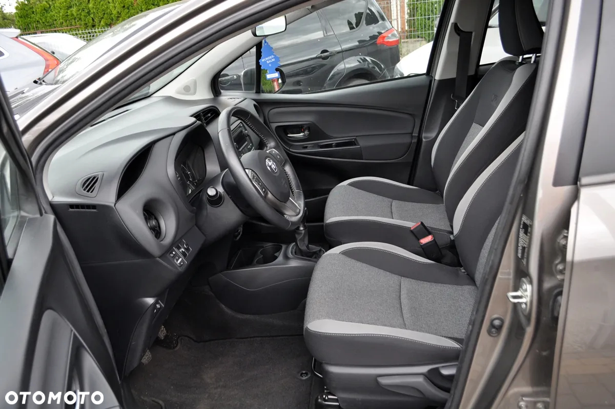 Toyota Yaris - 12