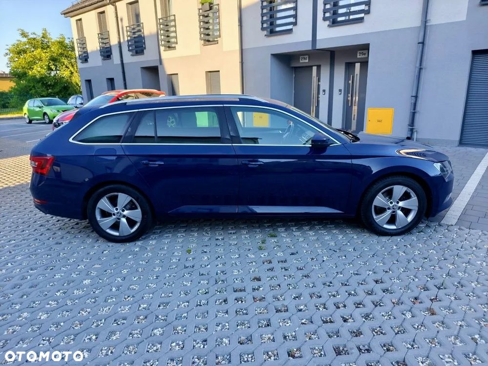 Skoda Superb 2.0 TDI Premium Edition - 15