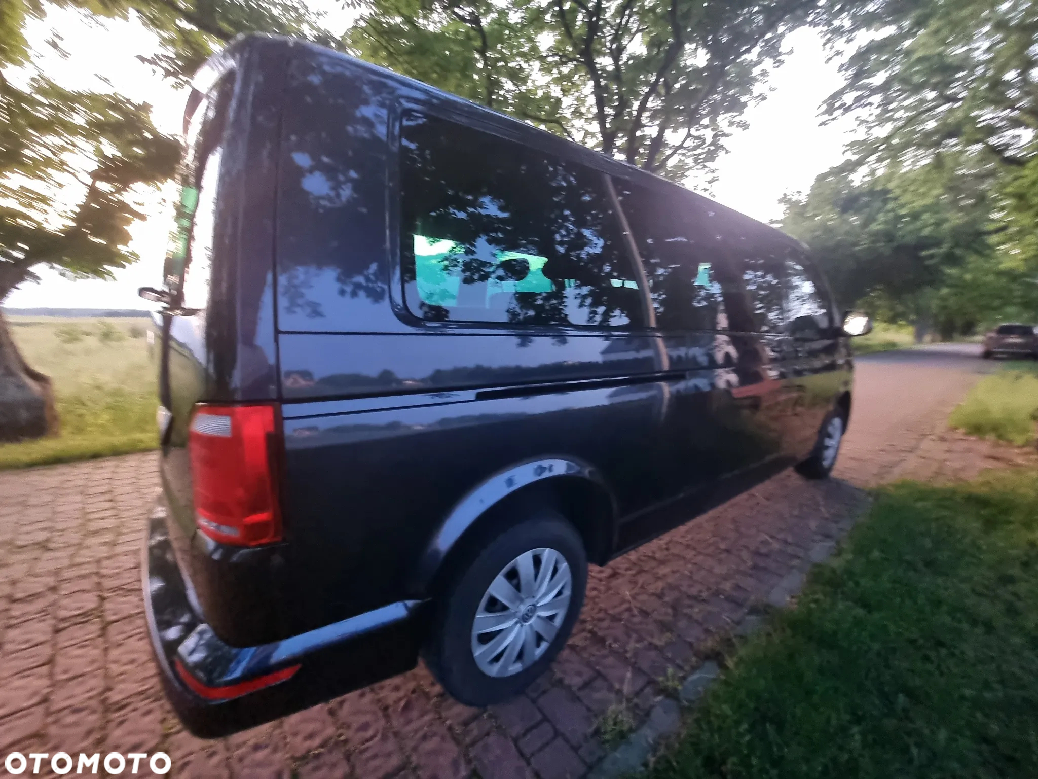 Volkswagen Caravelle 2.0 TDI L2 Highline - 3