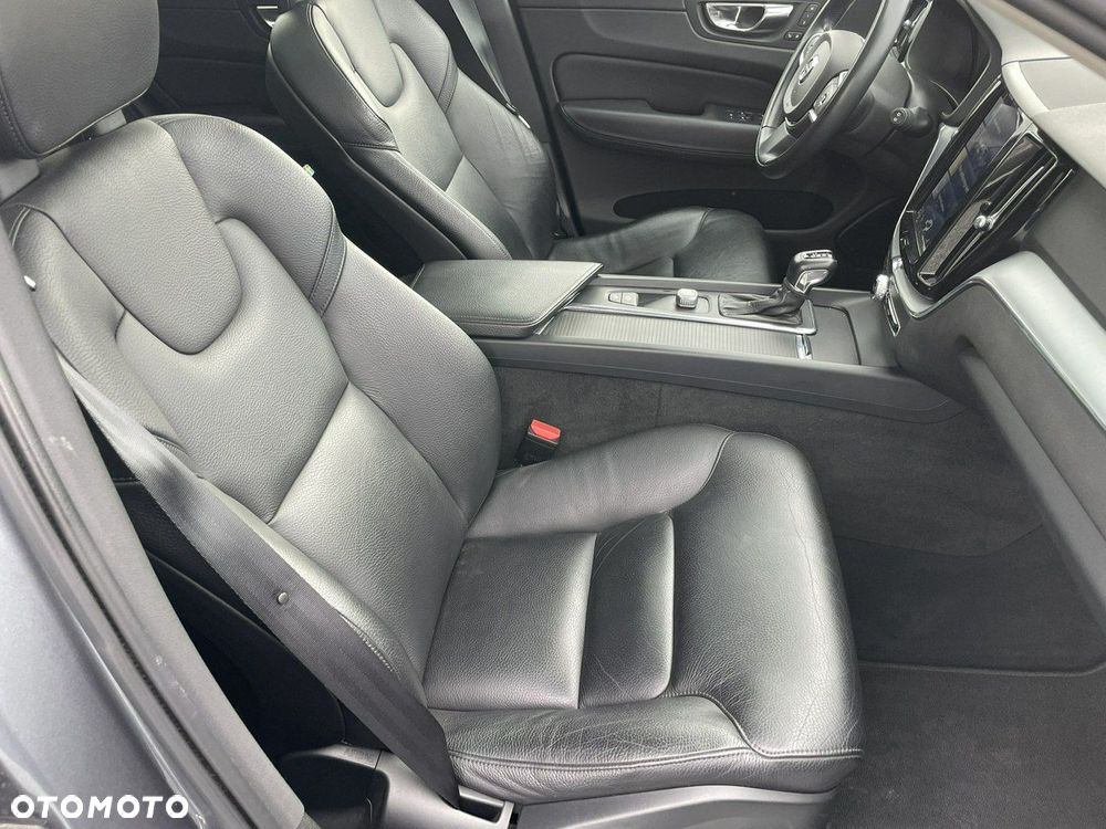 Volvo XC 60 T5 Momentum - 31