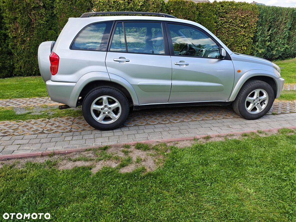 Toyota RAV4 - 4