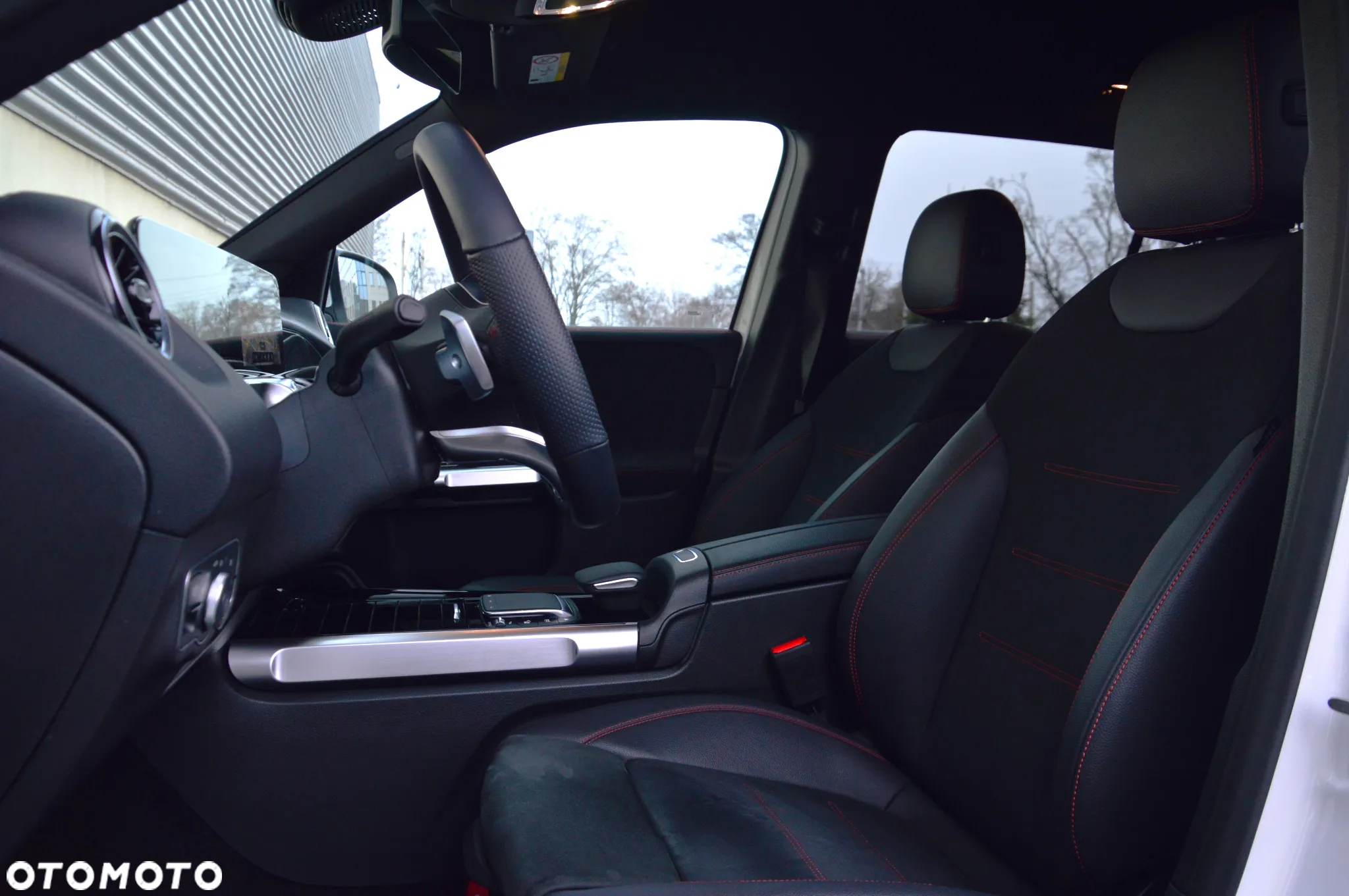 Mercedes-Benz GLB 200 4-Matic AMG Line 8G-DCT - 14