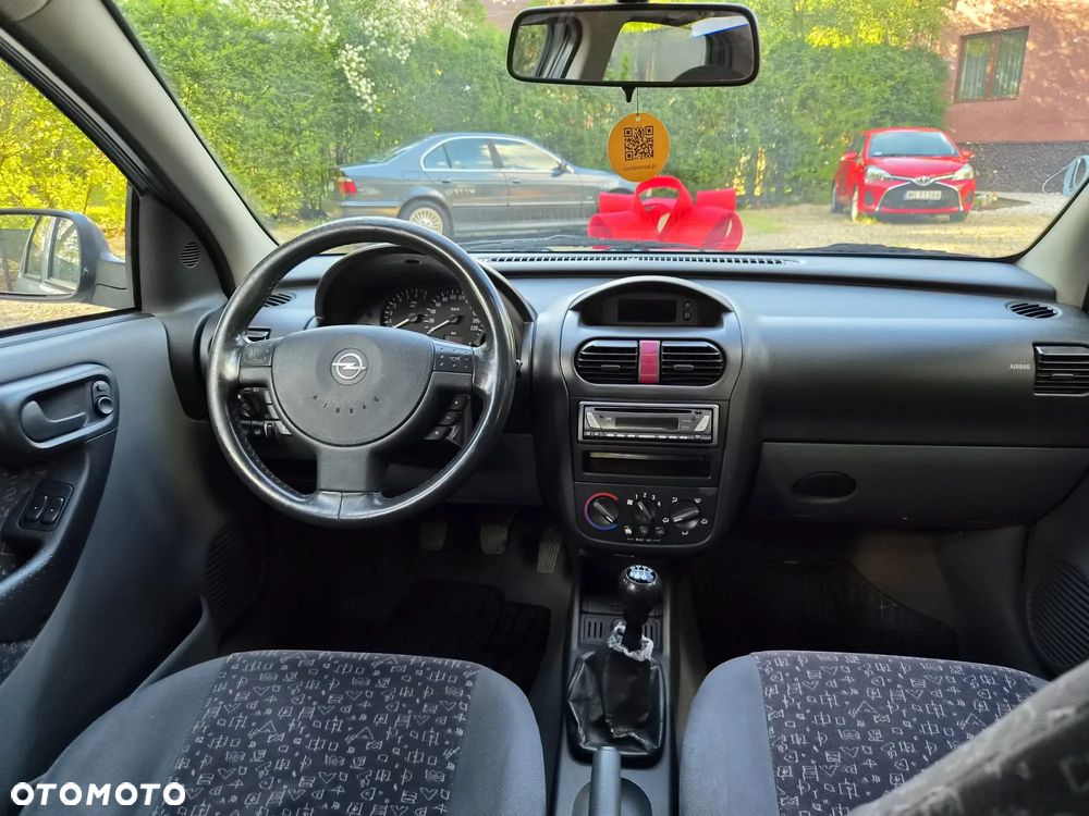 Opel Corsa 1.2 16V - 11