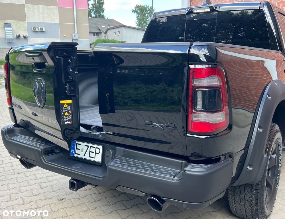 Dodge RAM - 8