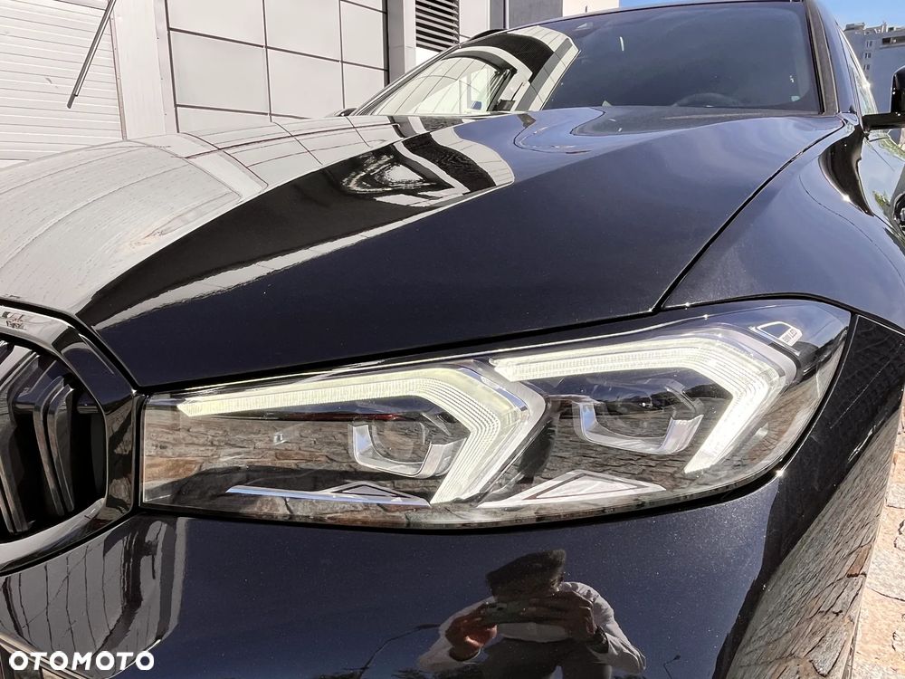 BMW Seria 3 320d xDrive - 14