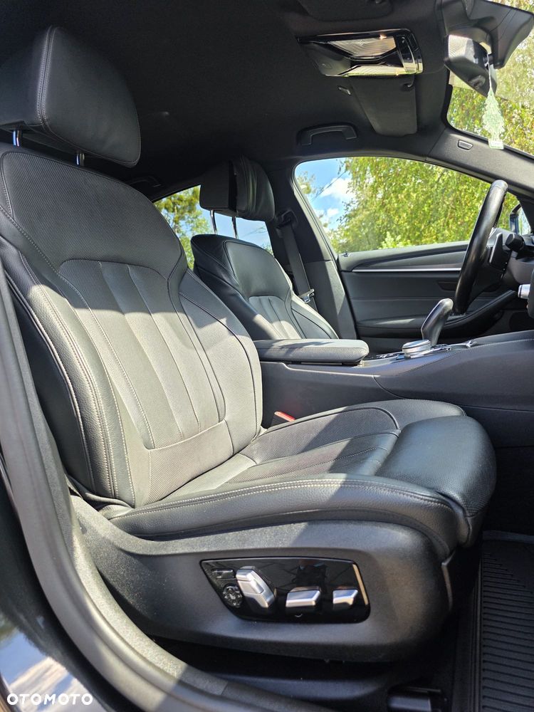 BMW Seria 5 520d M Sport Edition - 37