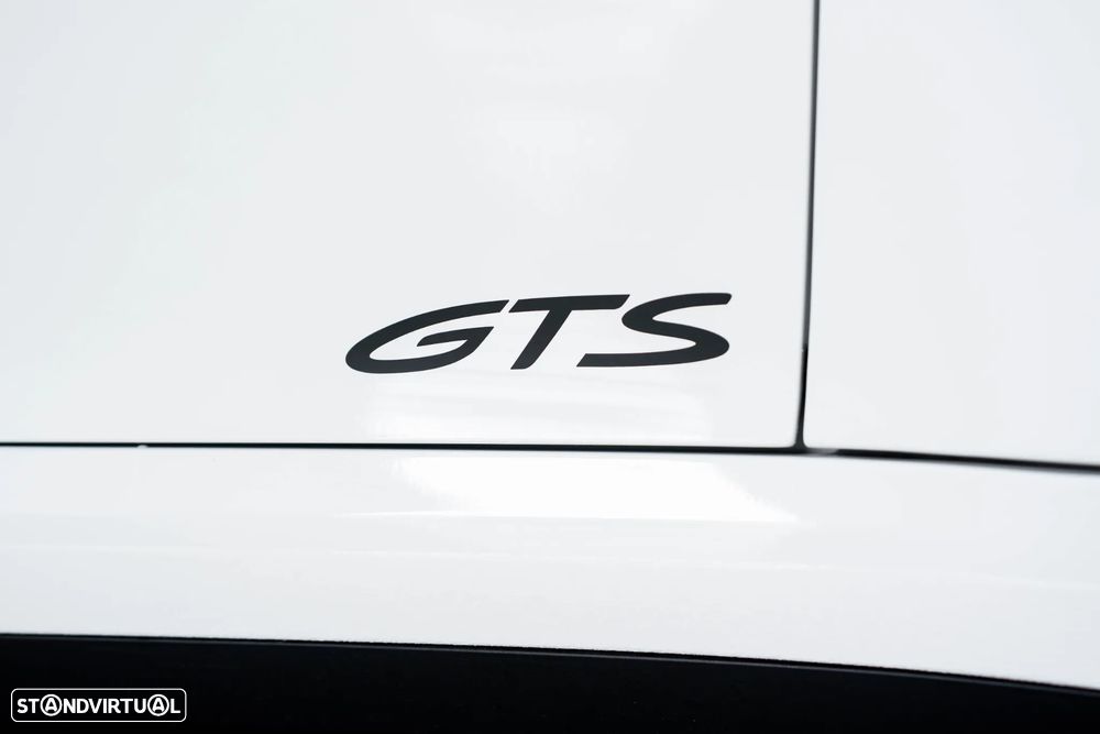 Porsche 911 (992) Carrera 4 GTS PDK - 25