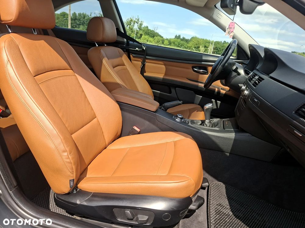 BMW Seria 3 318i M Sport Edition - 13