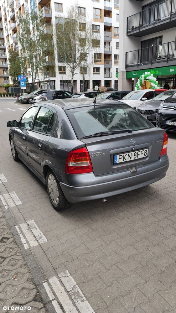Opel Astra 1.4 - 4