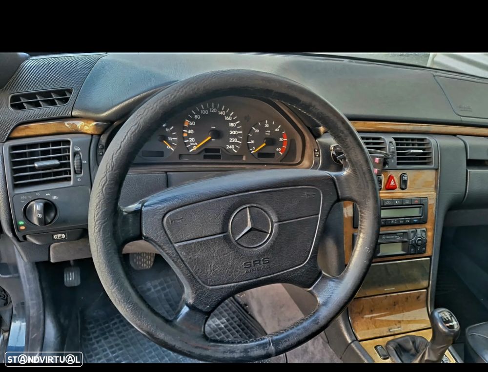 Mercedes-Benz E 220 - 7