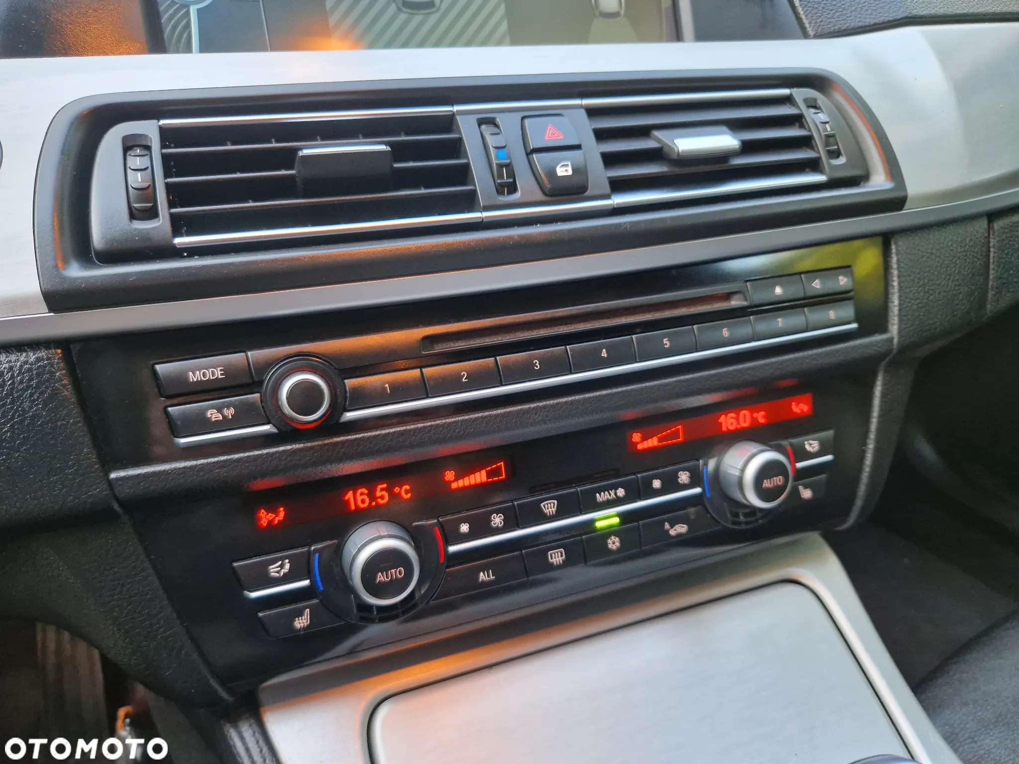 BMW Seria 5 525d xDrive - 25