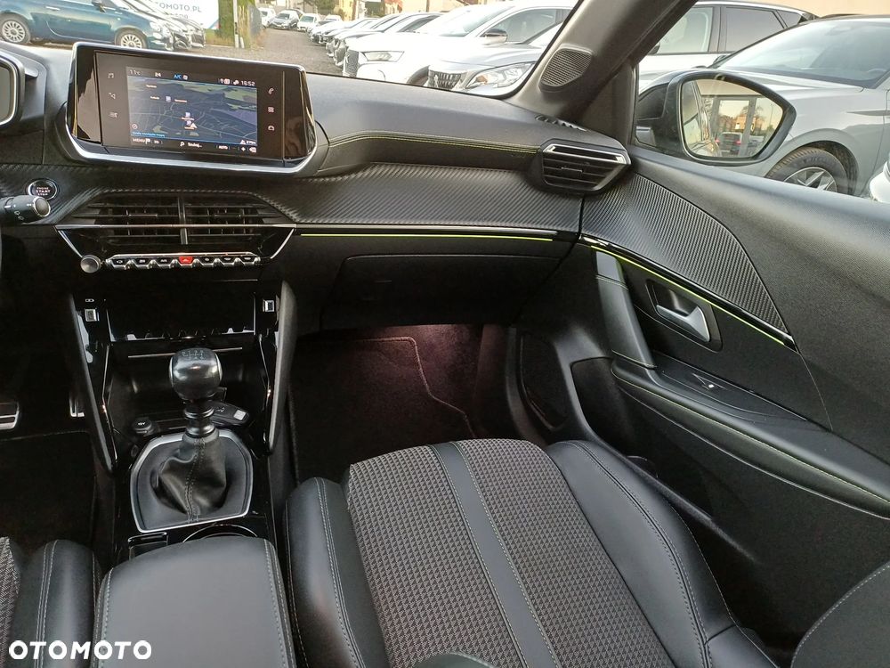 Peugeot 208 PureTech 100 GT - 20