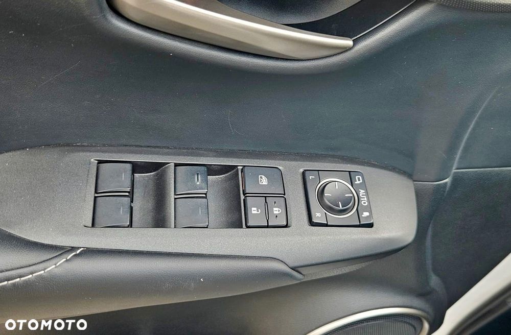 Lexus NX 300h Executive Line - 16