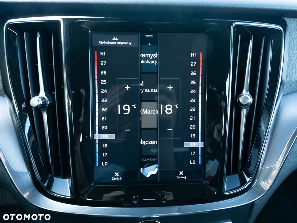 Volvo V60 D4 Momentum Pro - 28