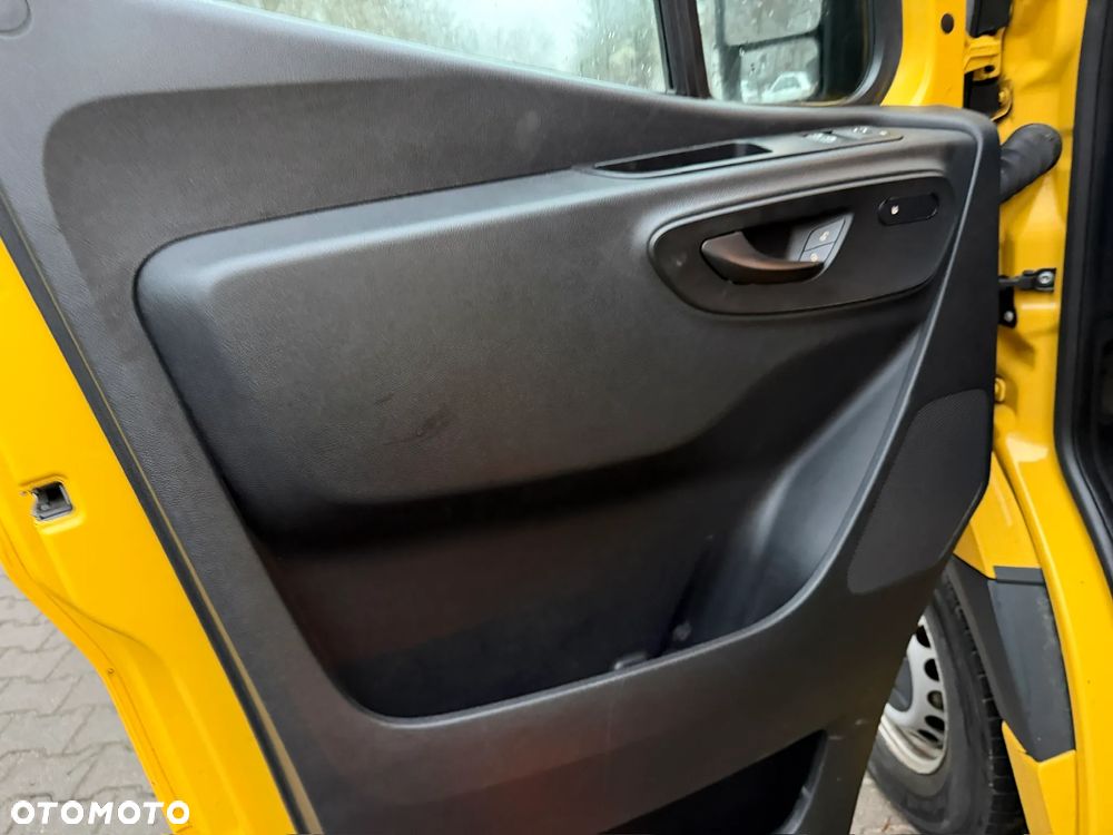 Mercedes-Benz Sprinter - 28