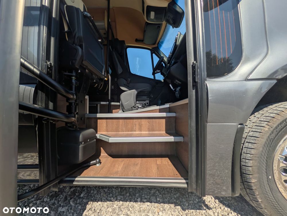 Mercedes-Benz Sprinter 519 - 17