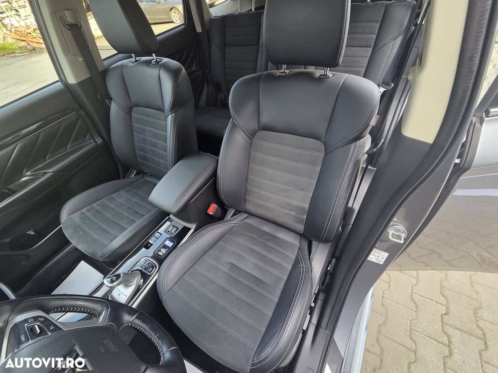 Mitsubishi Outlander - 27